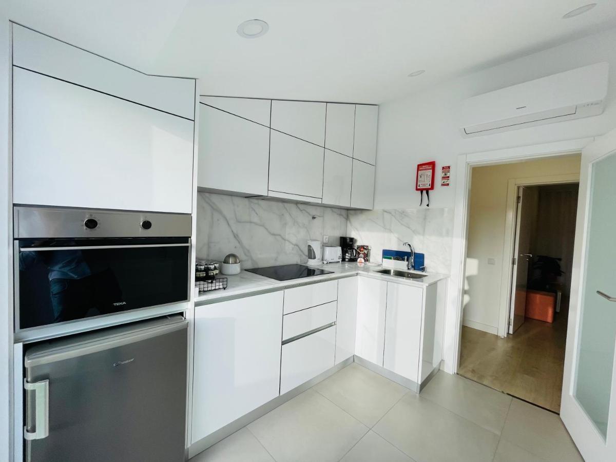 Central Tiled Apartment Авейру Экстерьер фото